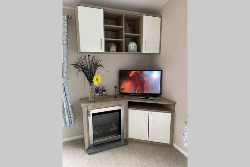 Glade Lodge- North Devon Coast, Bideford Bay Caravan Park Bagian luar foto